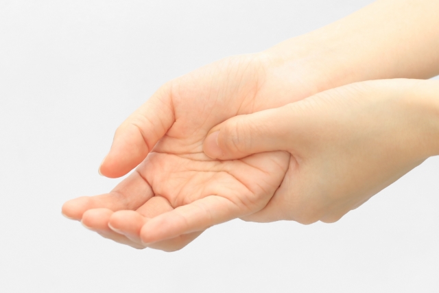 指のバネ指　指の腱鞘炎